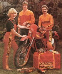 pub_fringues_1980_GS250